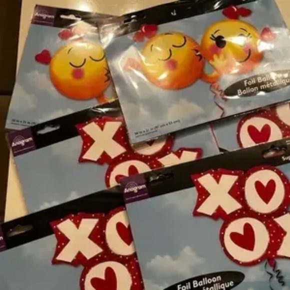 Valentine’s Day Mylar Balloon Set of 6 X-Large Emoji and XOXO (New) - Picture 1 of 12